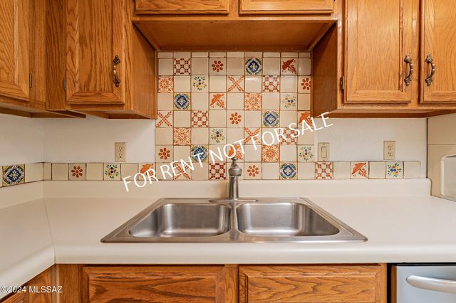 5810 E Chiricahua Trail, Tucson, AZ 85750