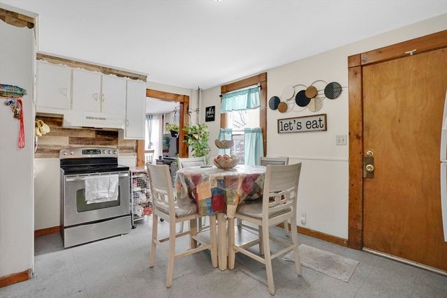 1584 Dwight St, Springfield, MA 01107