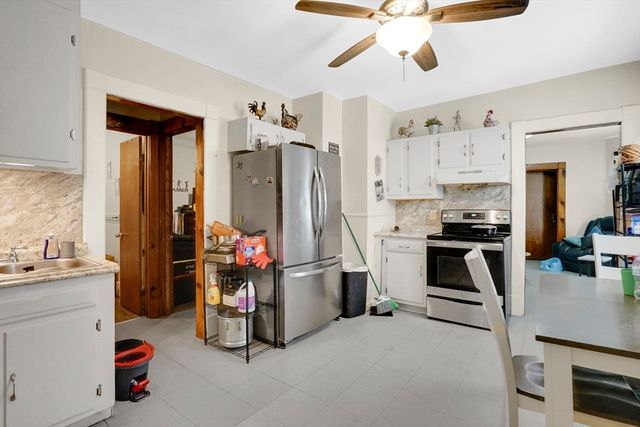 1584 Dwight St, Springfield, MA 01107