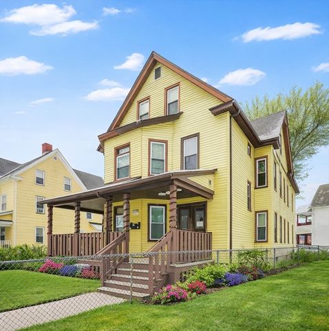 1584 Dwight St, Springfield, MA 01107