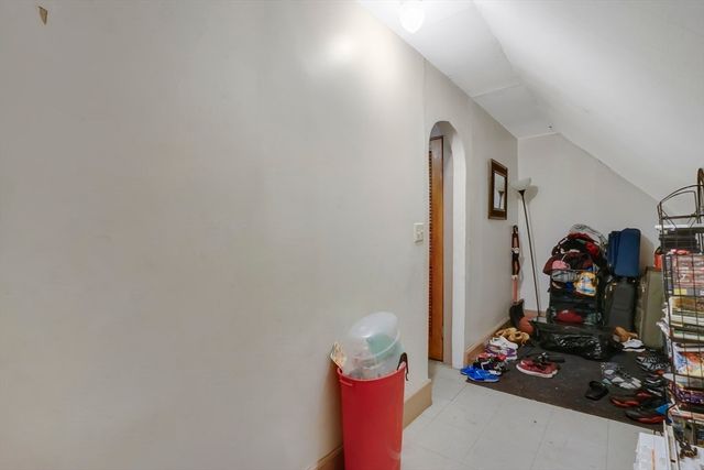 1584 Dwight St, Springfield, MA 01107