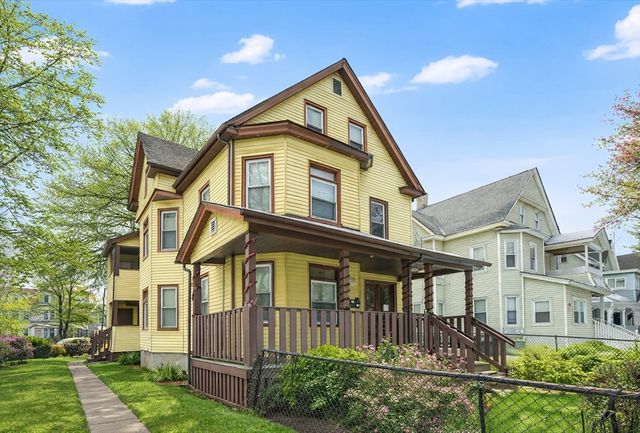 1584 Dwight St, Springfield, MA 01107