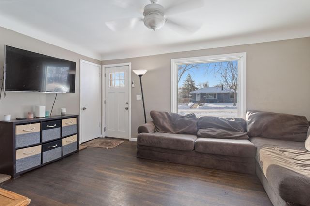 6812 50th Avenue N, Crystal, MN 55428