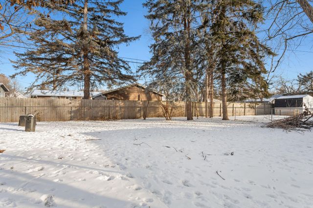 6812 50th Avenue N, Crystal, MN 55428