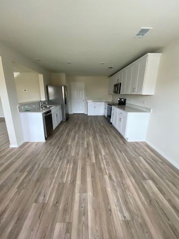 405 S Hopson Street, Van Alstyne, TX 75495
