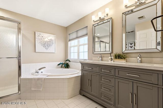 70 Rosewood Drive, Lakewood, NJ 08701