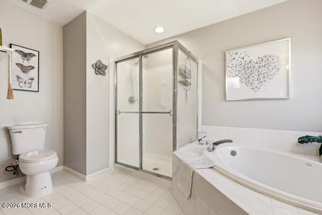 70 Rosewood Drive, Lakewood, NJ 08701