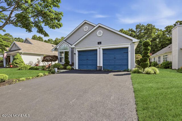 70 Rosewood Drive, Lakewood, NJ 08701