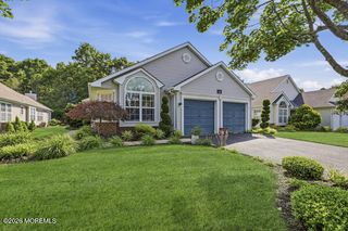 70 Rosewood Drive, Lakewood, NJ 08701