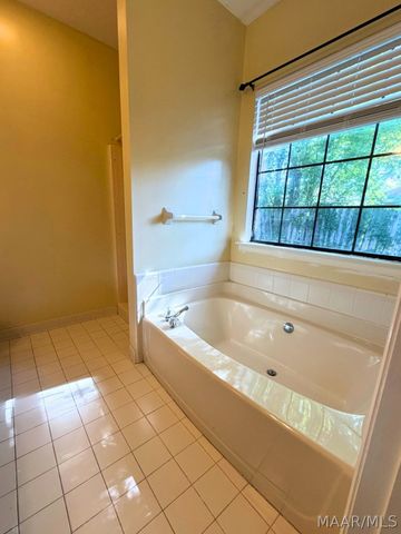6021 WOODRUN Court, Montgomery, AL 36117
