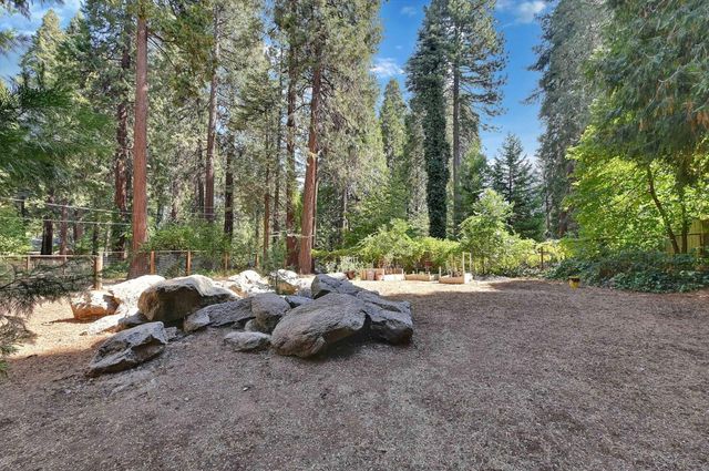 6016 Pony Express Trl, Pollock Pines, CA 95726