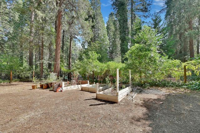 6016 Pony Express Trl, Pollock Pines, CA 95726