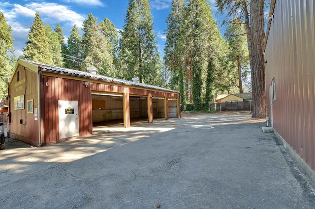 6016 Pony Express Trl, Pollock Pines, CA 95726