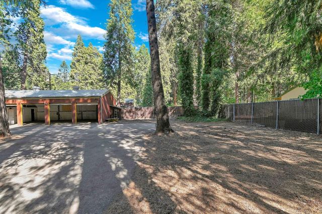 6016 Pony Express Trl, Pollock Pines, CA 95726