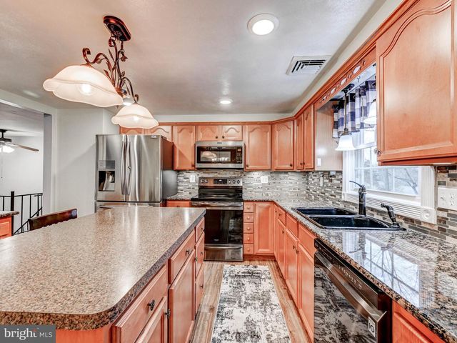 209 FOREST HILLS RD, Red Lion, PA 17356