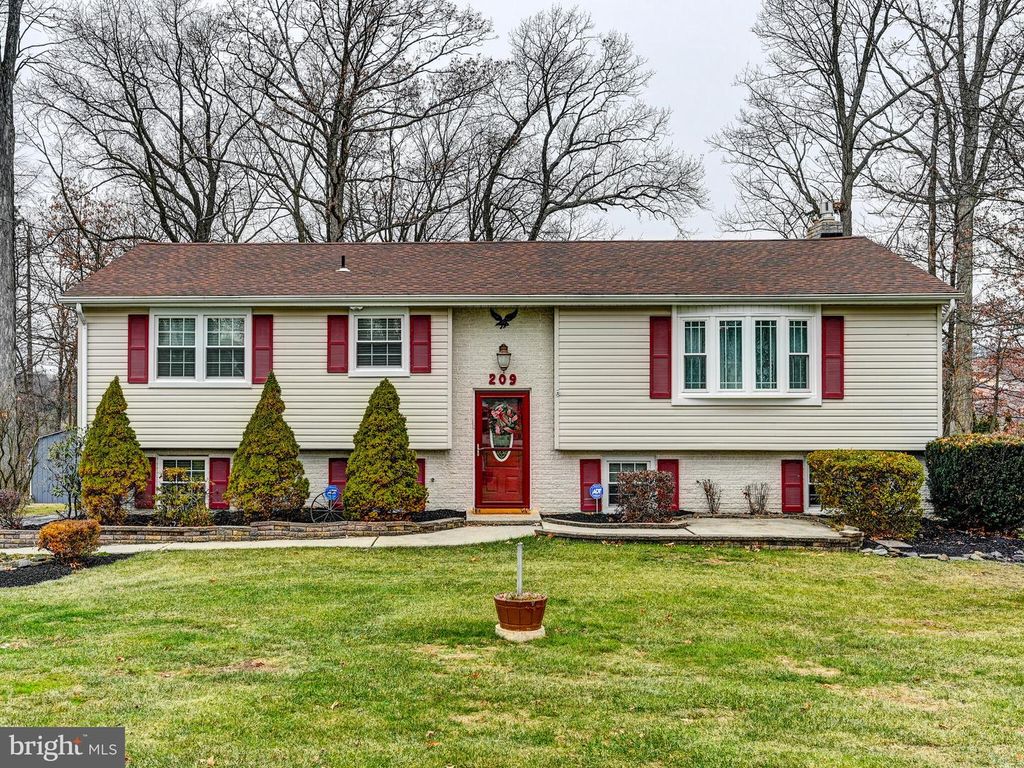 209 FOREST HILLS RD, Red Lion, PA 17356