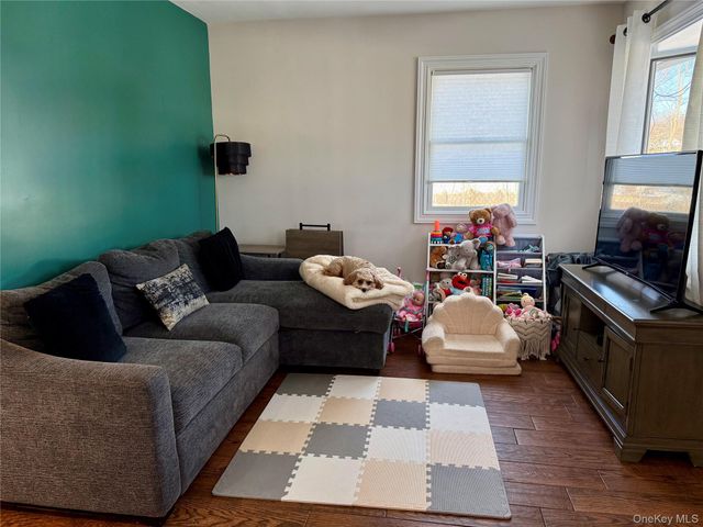 3 Sperry Street W, East Rockaway, NY 11518