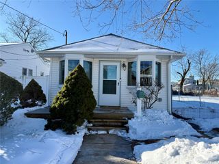 3 Sperry Street W, East Rockaway, NY 11518