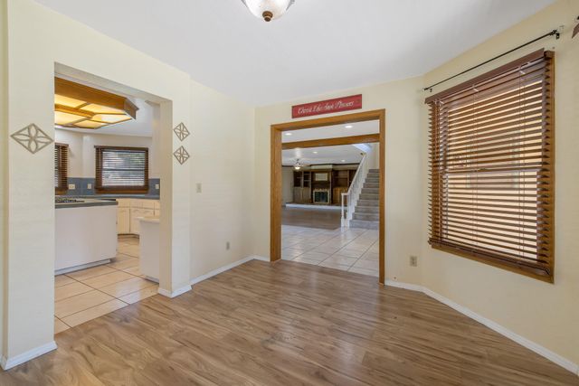 144 E Parkview Avenue, Visalia, CA 93277