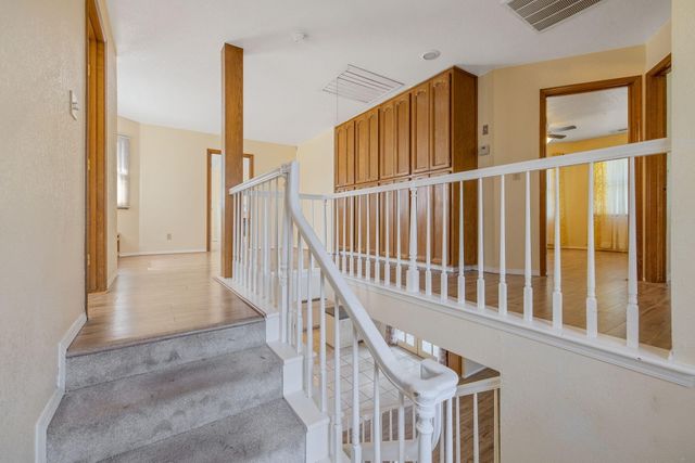 144 E Parkview Avenue, Visalia, CA 93277