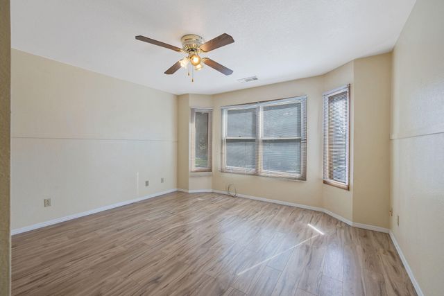 144 E Parkview Avenue, Visalia, CA 93277