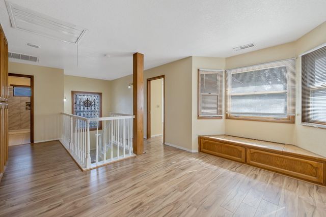 144 E Parkview Avenue, Visalia, CA 93277