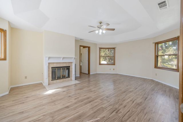 144 E Parkview Avenue, Visalia, CA 93277