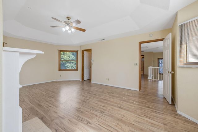 144 E Parkview Avenue, Visalia, CA 93277