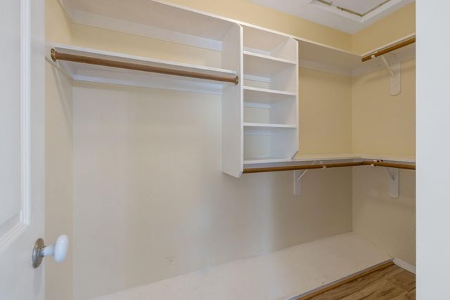 144 E Parkview Avenue, Visalia, CA 93277