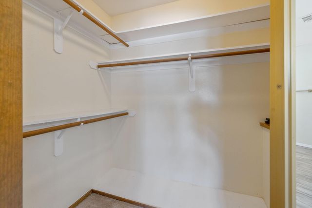 144 E Parkview Avenue, Visalia, CA 93277