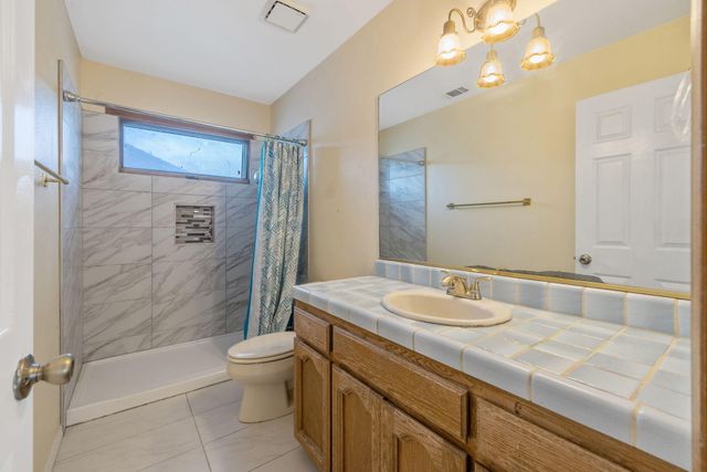 144 E Parkview Avenue, Visalia, CA 93277