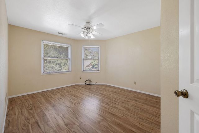 144 E Parkview Avenue, Visalia, CA 93277