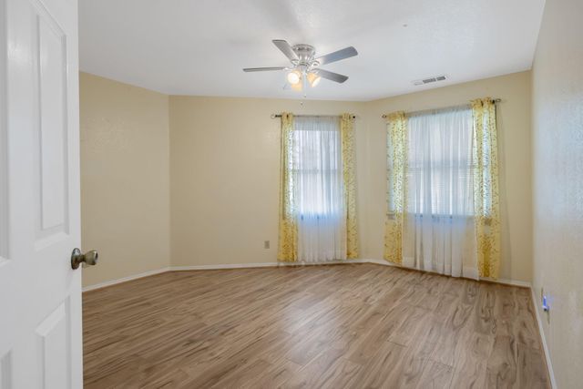 144 E Parkview Avenue, Visalia, CA 93277