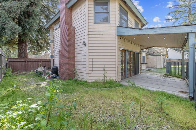 144 E Parkview Avenue, Visalia, CA 93277