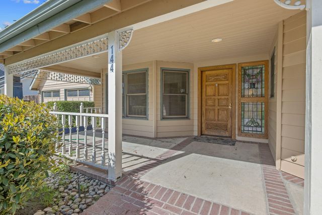 144 E Parkview Avenue, Visalia, CA 93277