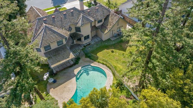 144 E Parkview Avenue, Visalia, CA 93277