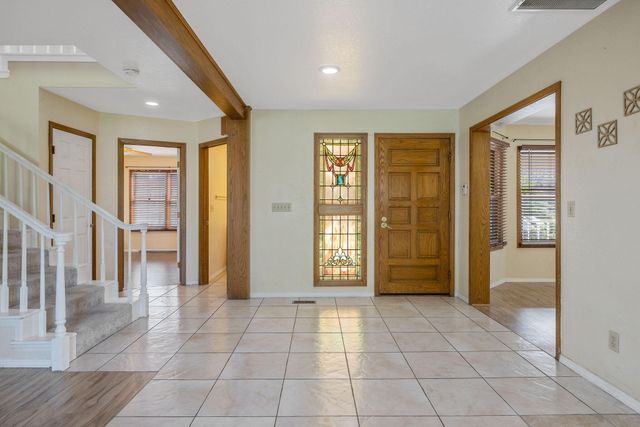 144 E Parkview Avenue, Visalia, CA 93277