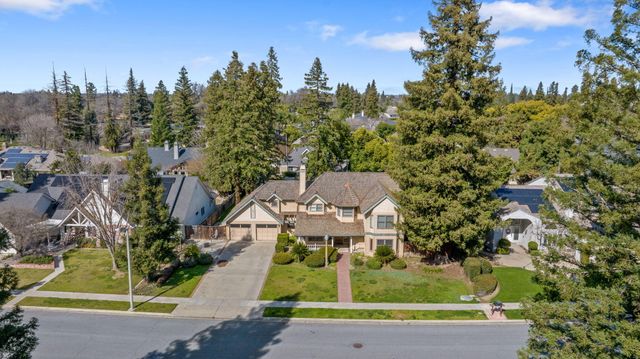 144 E Parkview Avenue, Visalia, CA 93277