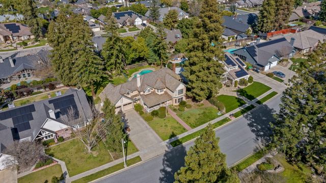 144 E Parkview Avenue, Visalia, CA 93277