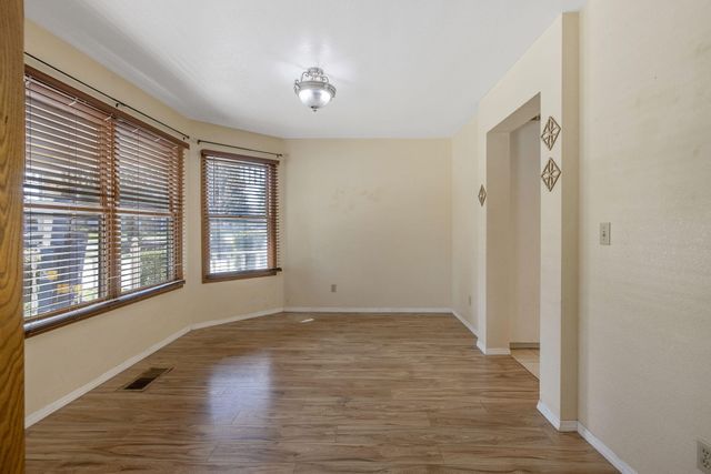 144 E Parkview Avenue, Visalia, CA 93277