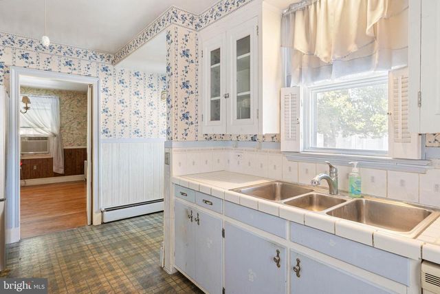 206 MARKET ST, Bridgeville, DE 19933