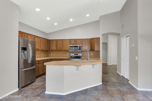 62060 E Valley Crest Court, Tucson, AZ 85739