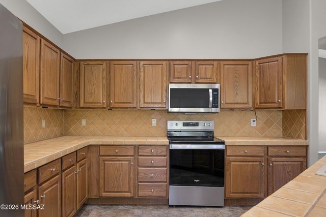 62060 E Valley Crest Court, Tucson, AZ 85739