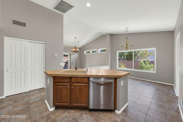 62060 E Valley Crest Court, Tucson, AZ 85739