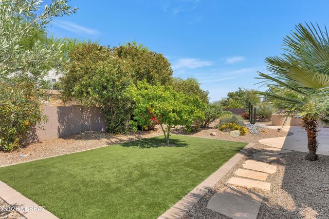 62060 E Valley Crest Court, Tucson, AZ 85739