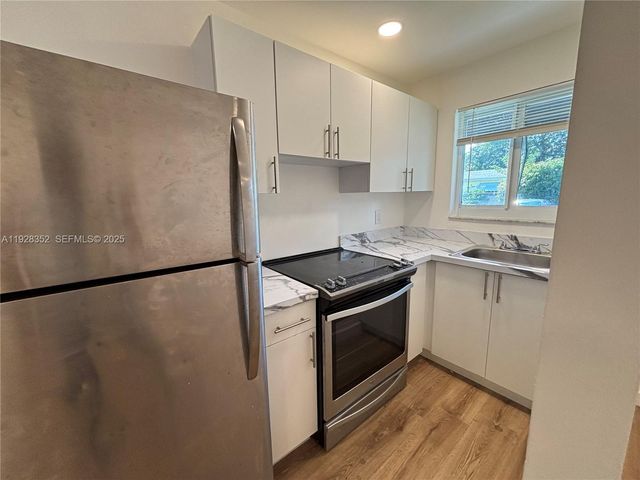 2308 Jackson St 9, Hollywood, FL 33020