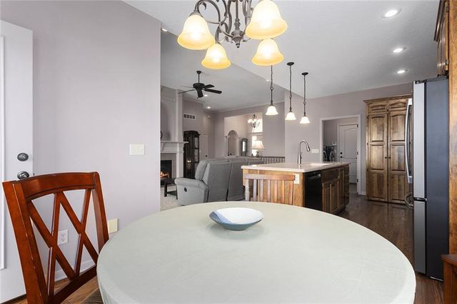 901 SW Olympia Court, Lee's Summit, MO 64082