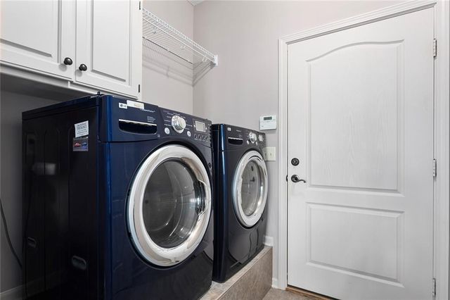 901 SW Olympia Court, Lee's Summit, MO 64082