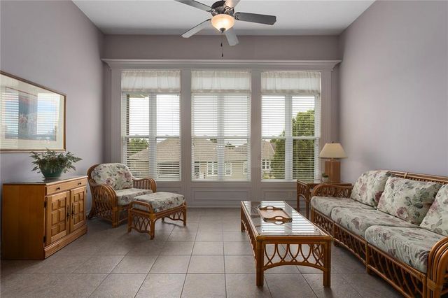 901 SW Olympia Court, Lee's Summit, MO 64082