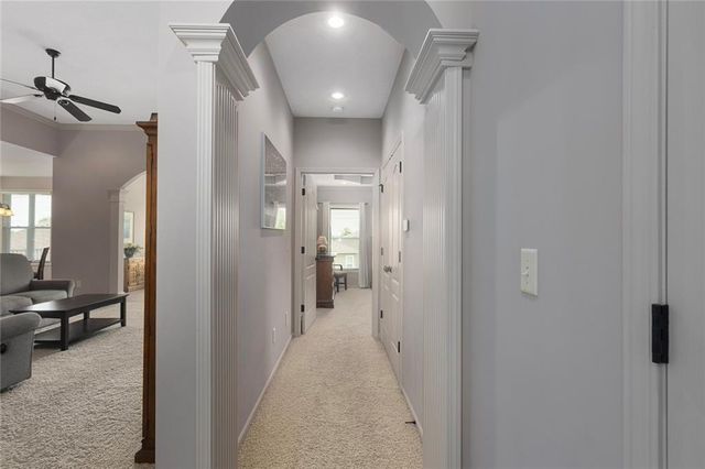 901 SW Olympia Court, Lee's Summit, MO 64082